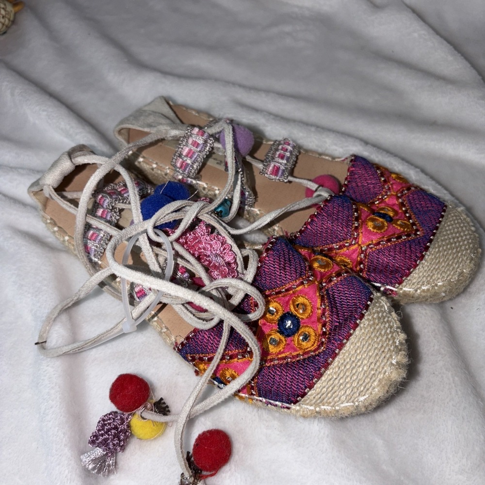Vintage Havana Barbuda Stone Multi Colored Embroidered Espadrilles 7.5 Tie Strap